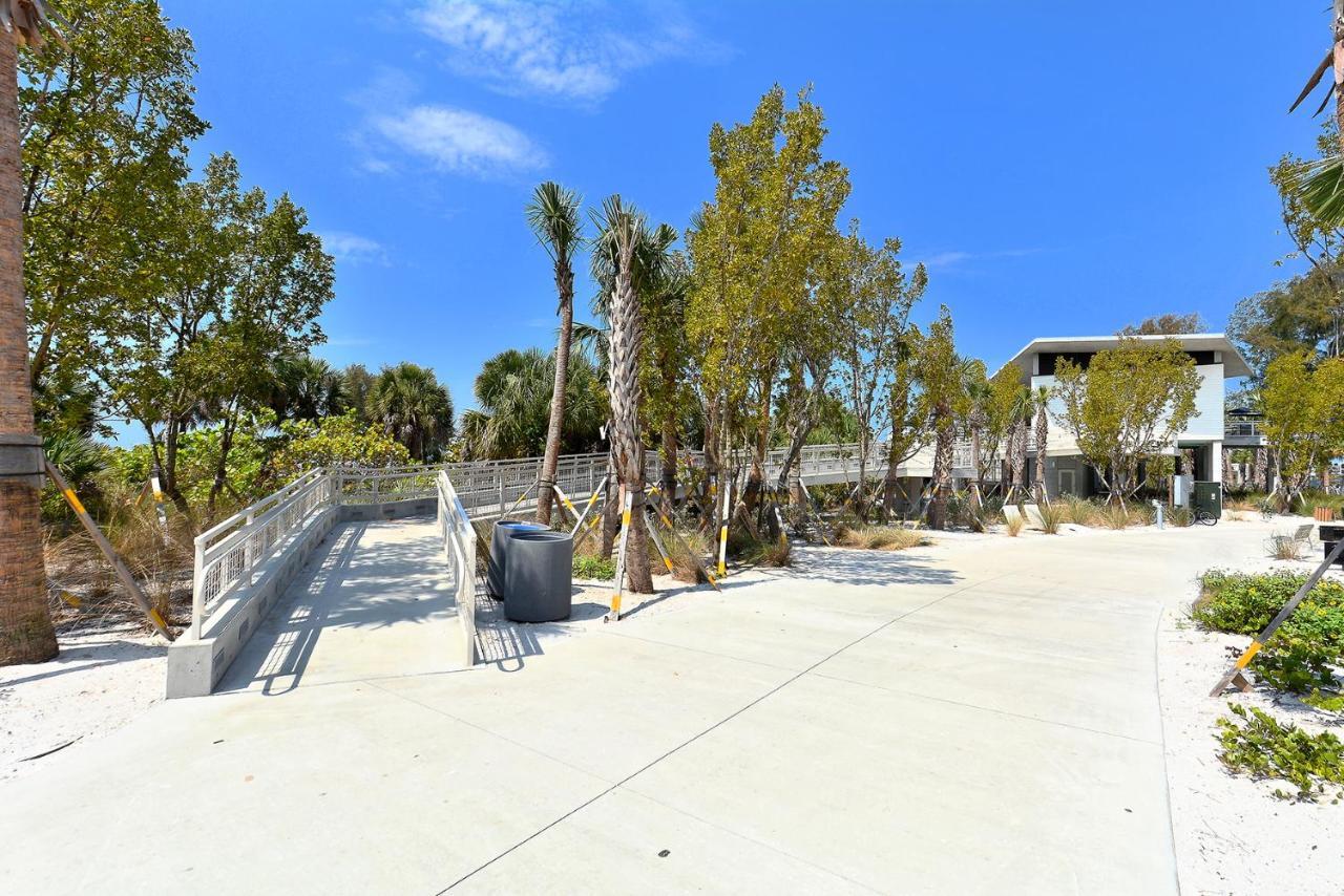 Canal 315 - Right In Siesta Key Village! Екстер'єр фото